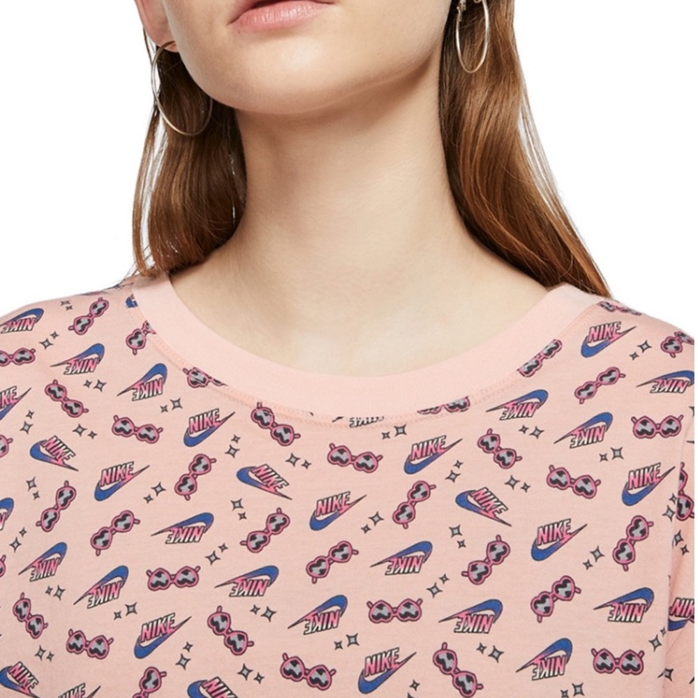 Nike NWT Small Printed Cotton Cropped T-Shirt - Picture 2 of 9
